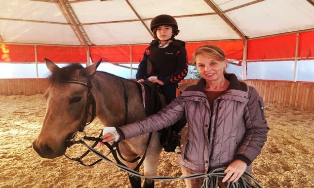 Funda Barbara Ünal Pony Eğitmeni olarak göreve başladı