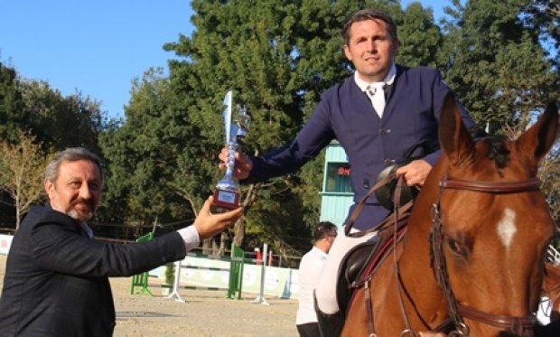 Gençlik Spor Bakanlığı Kupasını Hasan Şentürk Lancelot'la kazandı